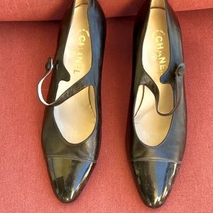 CHANEL Black chic vintage Mary-Jane NWOT